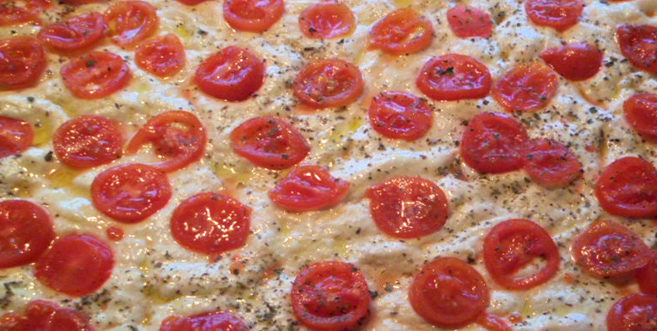 focaccia con pomodorini