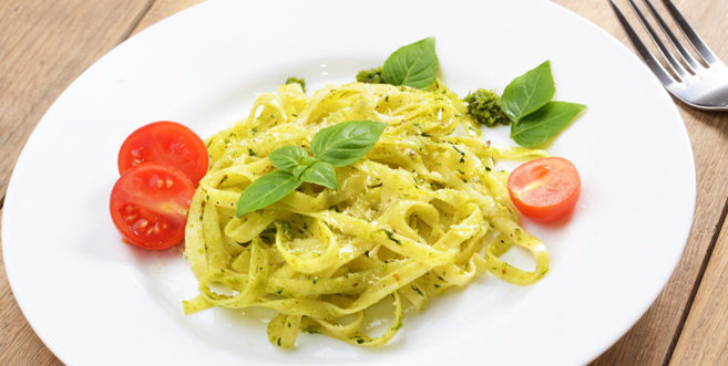 Fettuccine al pesto napoletano